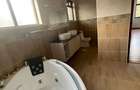 5 Bed Townhouse with En Suite in Lavington - 18
