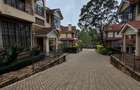 6 Bed Townhouse with En Suite at Othaya Road - 10