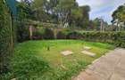 6 Bed Townhouse with En Suite in Lavington - 2