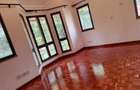 5 Bed House with En Suite in Rosslyn - 12