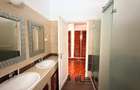 4 Bed House with En Suite in Hill View - 8