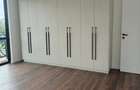 5 Bed Townhouse with En Suite at Lavington - 7