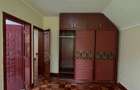 5 Bed Townhouse with En Suite at Othaya Road - 14
