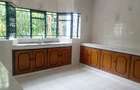 5 Bed House with En Suite in Lavington - 1