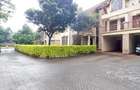 5 Bed Townhouse with En Suite at Lavington - 12