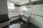4 Bed Apartment with En Suite in Riverside - 4