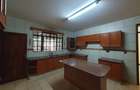 4 Bed Apartment with En Suite at Mpaka Rd - 8