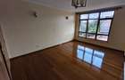 5 Bed Townhouse with En Suite at Lavington - 12