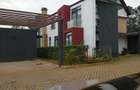 4 Bed House with En Suite in Ridgeways - 1