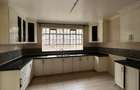 5 Bed Townhouse with En Suite at Lavington - 3
