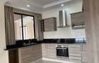 3 Bed Apartment with En Suite at Riverside - 12