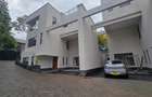 5 Bed House with En Suite in Lavington - 5