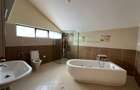 5 Bed Townhouse with En Suite in Westlands Area - 19