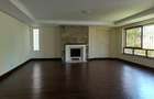 5 Bed Villa with En Suite in Spring Valley - 5
