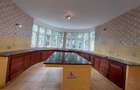 5 Bed Villa with En Suite at Lone Tree - 4