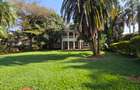 5 Bed House with En Suite at Hillview Clozse - 5