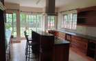 5 Bed House with En Suite in Rosslyn - 3