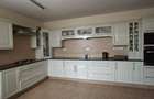 5 Bed Townhouse with En Suite in Lavington - 9