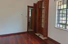 5 Bed Townhouse with En Suite in Spring Valley - 13