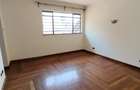 5 Bed Townhouse with En Suite in Lavington - 12