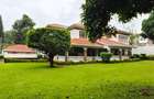 4 Bed House with En Suite at Rosslyn - 2