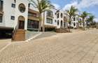 5 Bed Townhouse with En Suite in Spring Valley - 1