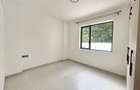 3 Bed Apartment with En Suite in Brookside - 5