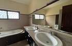 5 Bed Townhouse with En Suite in Lavington - 7