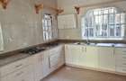 4 Bed Townhouse with En Suite at Bendera - 18