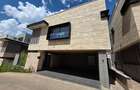 5 Bed House with En Suite in Brookside - 17