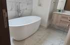 Furnished 2 Bed Apartment with En Suite in Rosslyn - 15