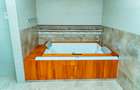 5 Bed Townhouse with En Suite in General Mathenge - 4