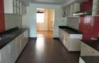 5 Bed Townhouse with En Suite in Lavington - 9