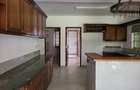 5 Bed Townhouse with En Suite in Rosslyn - 4