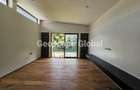 5 Bed House with En Suite in Runda - 12