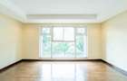 3 Bed Apartment with En Suite in Riverside - 5