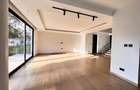 5 Bed Townhouse with En Suite in Lavington - 10