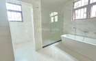 6 Bed Townhouse with En Suite in Lavington - 7