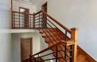 5 Bed Townhouse with En Suite in Lavington - 6