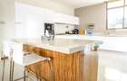 Serviced 3 Bed Apartment with En Suite in Parklands - 9