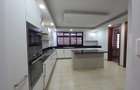 5 Bed Townhouse with En Suite in Spring Valley - 5