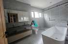 6 Bed Townhouse with En Suite in Lavington - 10