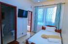 Serviced 4 Bed Apartment with En Suite at Sunset - 2