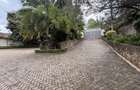 6 Bed House with En Suite in Nyari - 4
