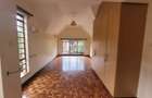 6 Bed Townhouse with En Suite in Lavington - 13