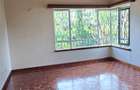 5 Bed House with En Suite at Un Crescent - 20
