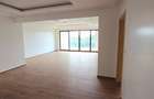 4 Bed Apartment with En Suite at Parklands Avenue - 11