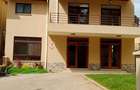 5 Bed Townhouse with En Suite at Lavington - 19