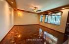6 Bed House with Garden in Nyari - 5