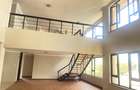 4 Bed Apartment in Riverside - 11